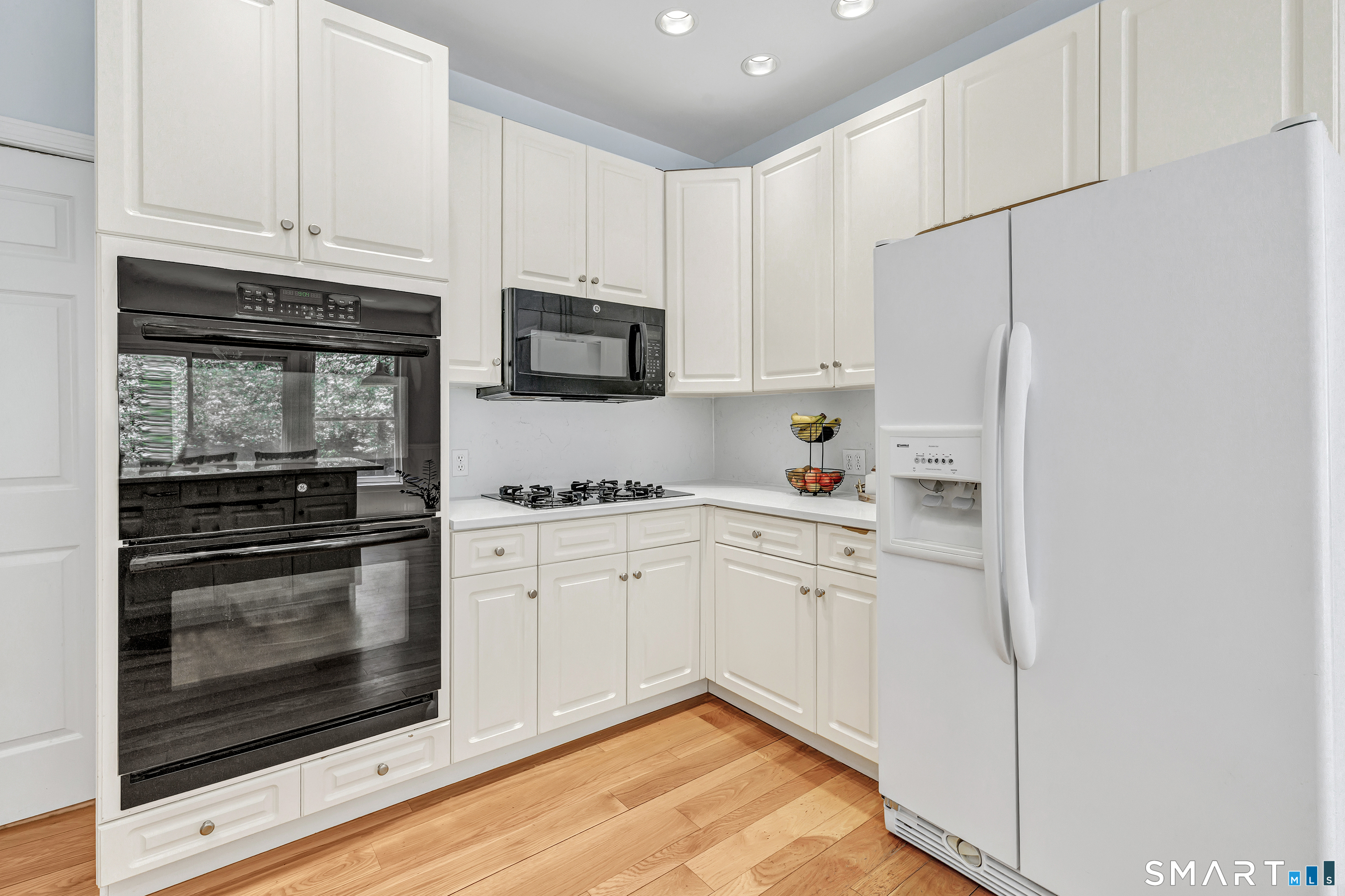 121 Picketts Ridge Road Redding, CT 06896 - Photo 11 of 40