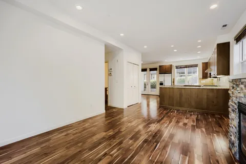 $1,500,000 | 303 Bellevue Way Southeast, Bellevue, WA 98004