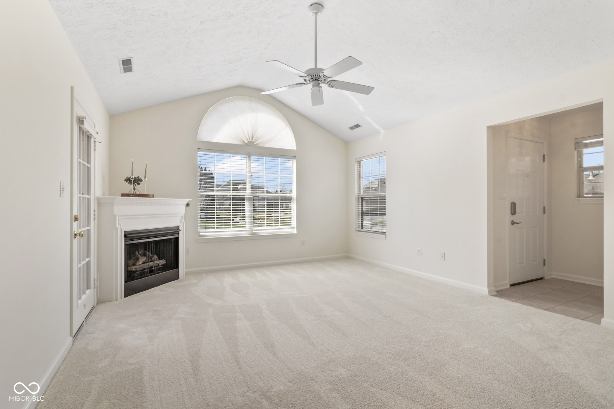11139 Tisbury Court Fishers, IN 46038 - Photo 4 of 40