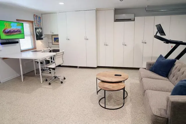 $5,800 | 2200 East Acacia Road North, Palm Springs, CA 92262