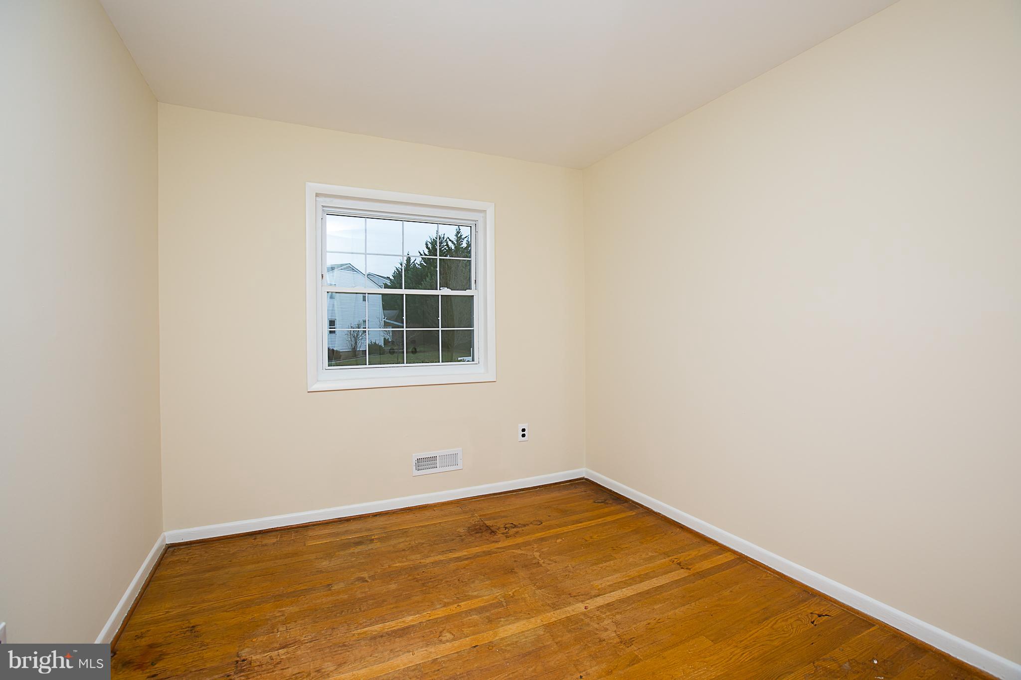 1416 Harberson Road Baltimore, MD 21228 - Photo 11 of 24 Bedroom