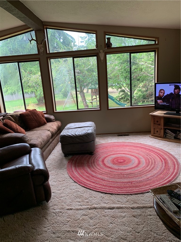 102 Lewis Road Port Angeles, WA 98362 - Photo 4 of 12 Gallery Image 4