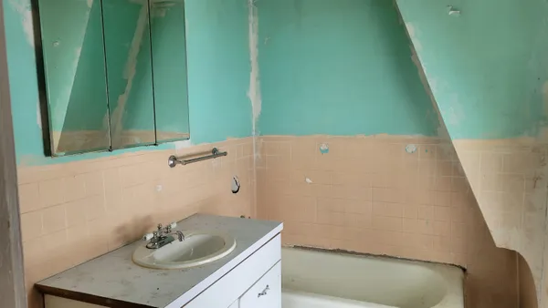 $90,000 | 53 Beckett Street, Williamstown, VT 05679