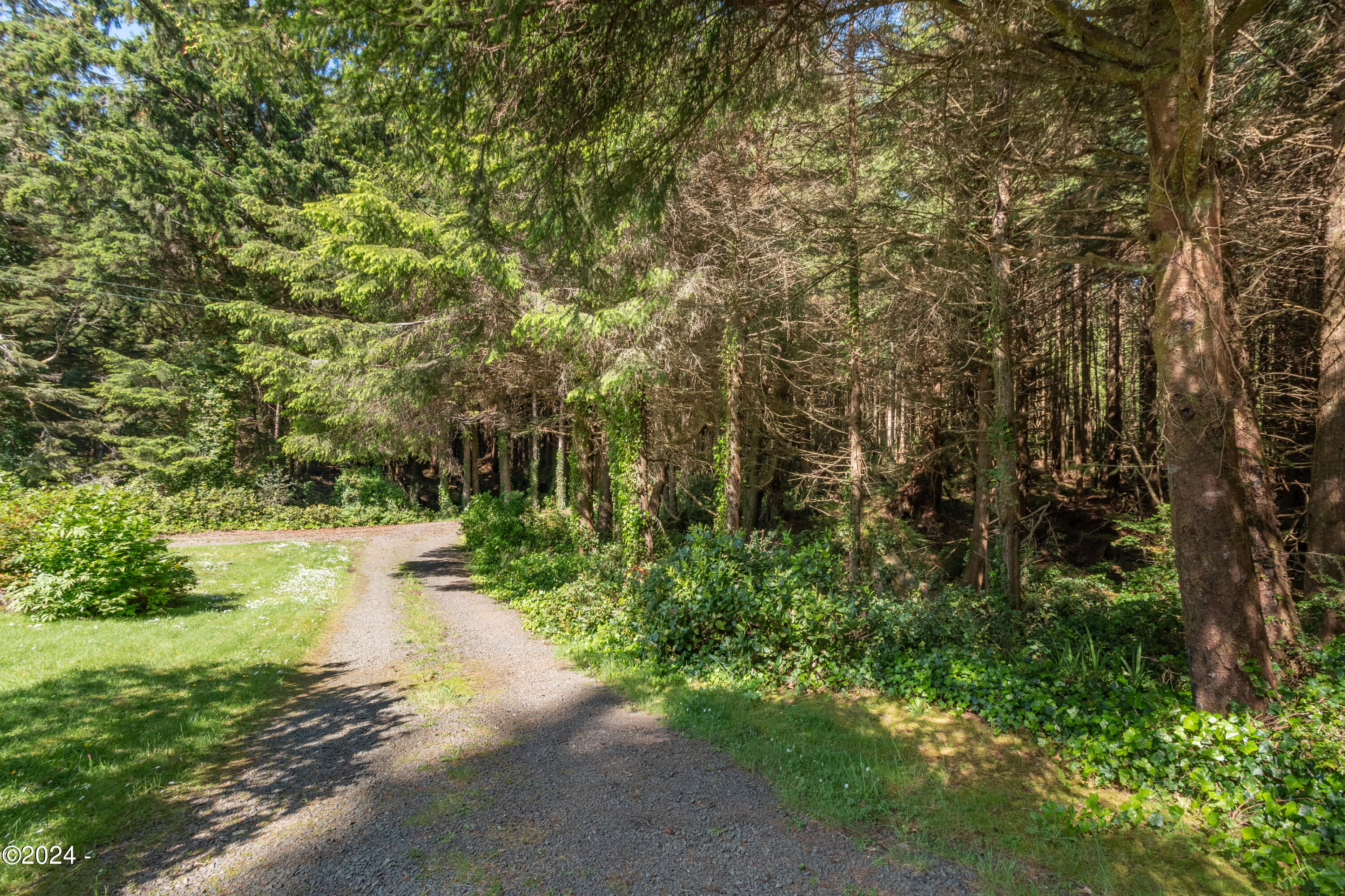 2275 Highway 101 Depoe Bay, OR 97341 - Photo 12 of 61 Private Surroundings