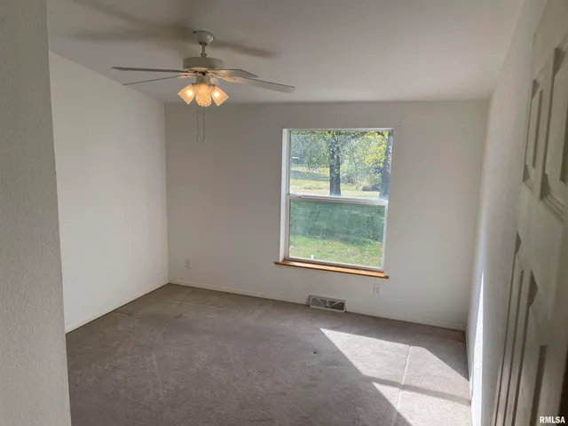 $215,000 | 11980 Hafer Road, Carterville, IL 62918