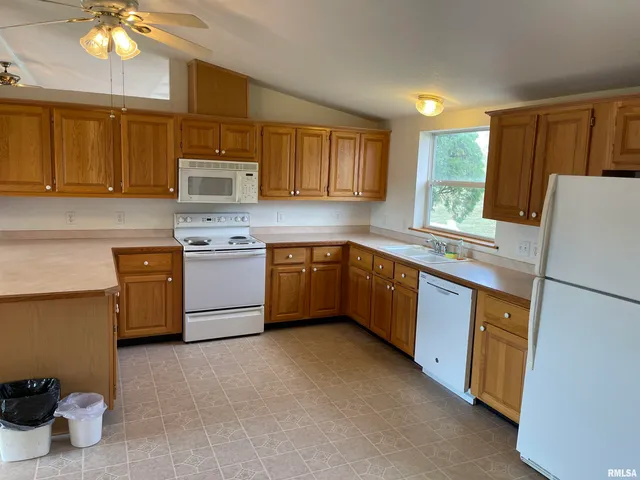 $215,000 | 11980 Hafer Road, Carterville, IL 62918