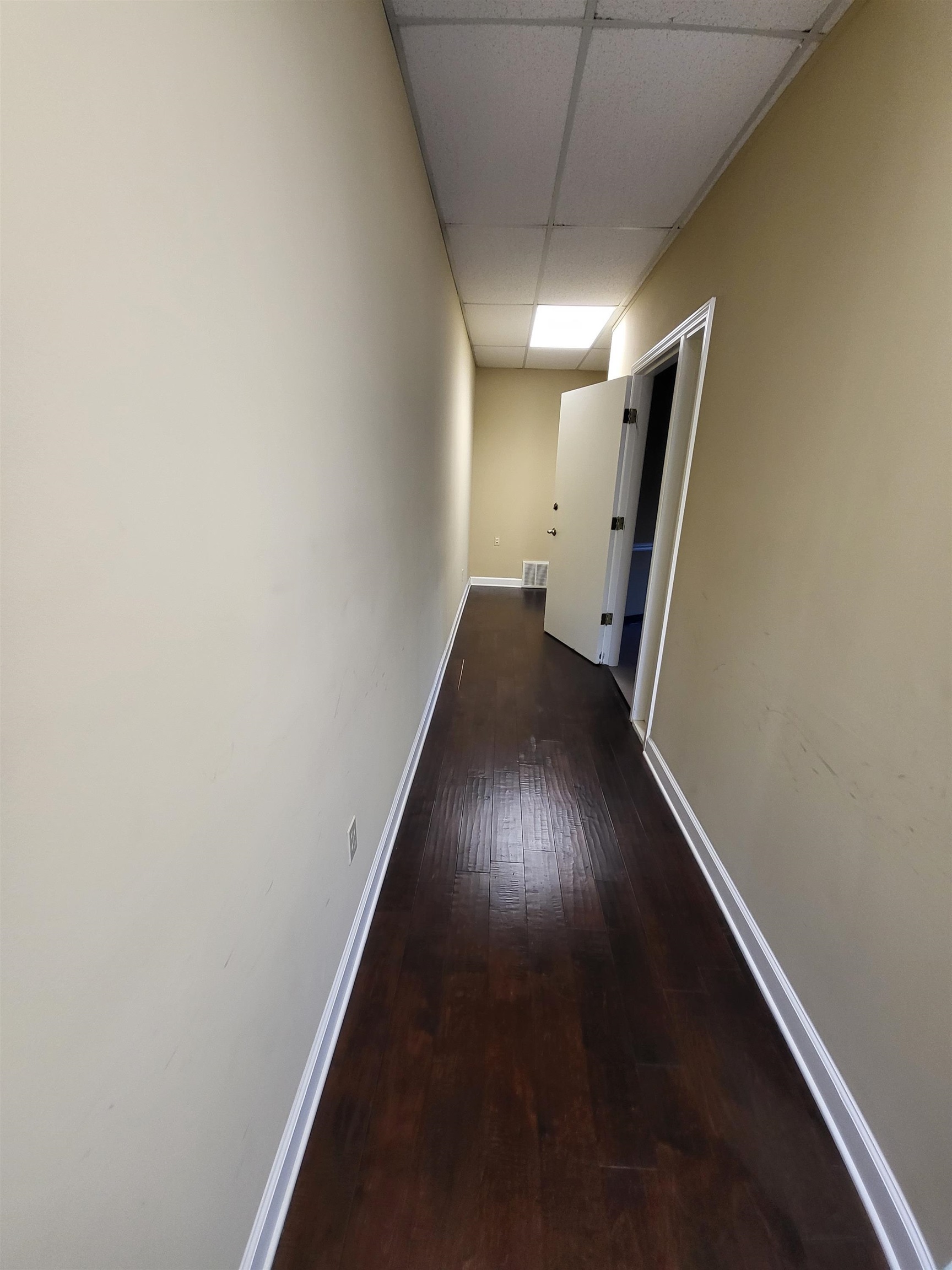 811 Timber Creek Drive, Unit SUITE 817 Memphis, TN 38018 - Photo 4 of 14 a view of entryway