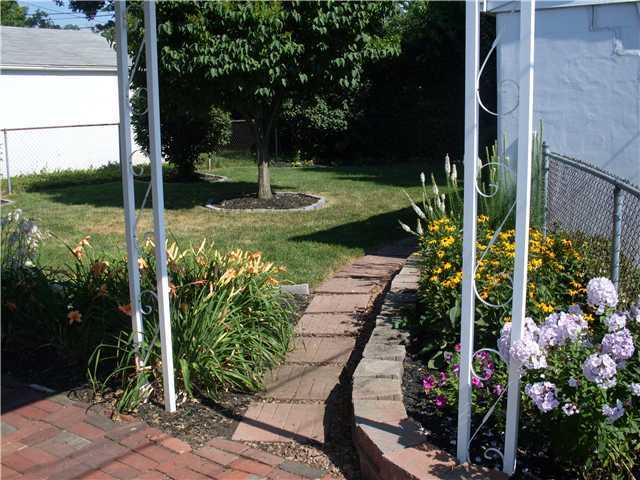 2892 Ashby Road Columbus, OH 43209 - Photo 17 of 18 Gallery Image 17