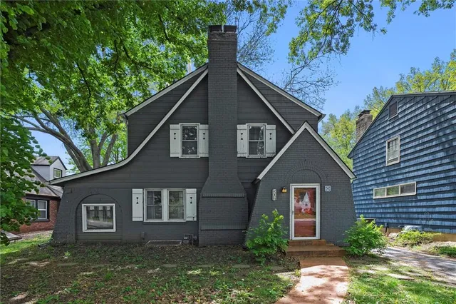 $310,000 | 507 East 75th Street, Kansas City, MO 64131