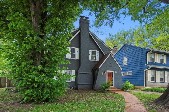 $310,000 | 507 East 75th Street, Kansas City, MO 64131