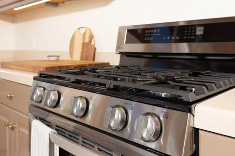 $1,575,000 | 350 6th Avenue, Half Moon Bay, CA 94019