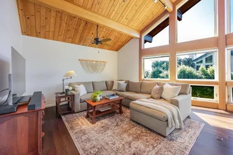 $1,549,000 | 350 6th Avenue, Half Moon Bay, CA 94019