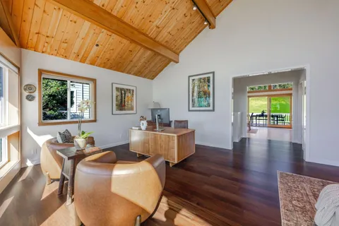 $1,575,000 | 350 6th Avenue, Half Moon Bay, CA 94019