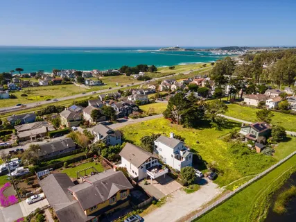 $1,549,000 | 350 6th Avenue, Half Moon Bay, CA 94019