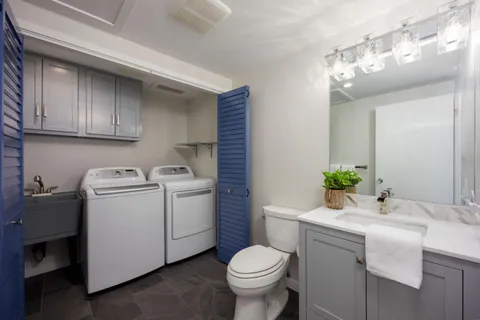 $1,549,000 | 350 6th Avenue, Half Moon Bay, CA 94019