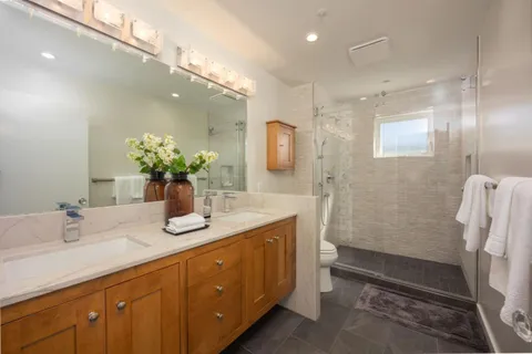 $1,575,000 | 350 6th Avenue, Half Moon Bay, CA 94019