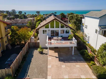 $1,549,000 | 350 6th Avenue, Half Moon Bay, CA 94019