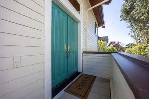 $1,549,000 | 350 6th Avenue, Half Moon Bay, CA 94019