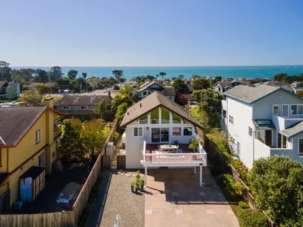 $1,549,000 | 350 6th Avenue, Half Moon Bay, CA 94019