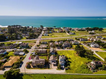 $1,575,000 | 350 6th Avenue, Half Moon Bay, CA 94019