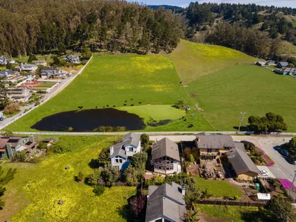 $1,575,000 | 350 6th Avenue, Half Moon Bay, CA 94019