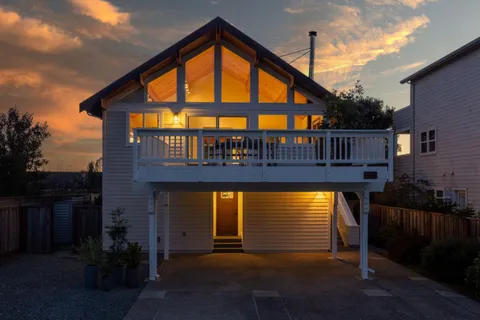 $1,549,000 | 350 6th Avenue, Half Moon Bay, CA 94019