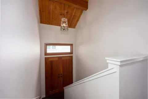 $1,575,000 | 350 6th Avenue, Half Moon Bay, CA 94019