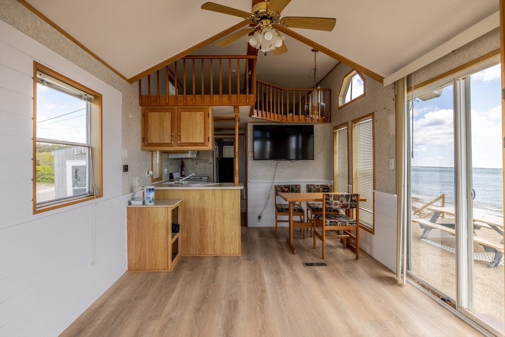 238-242 East Beach Road Westport, MA 02790 - Photo 6 of 33