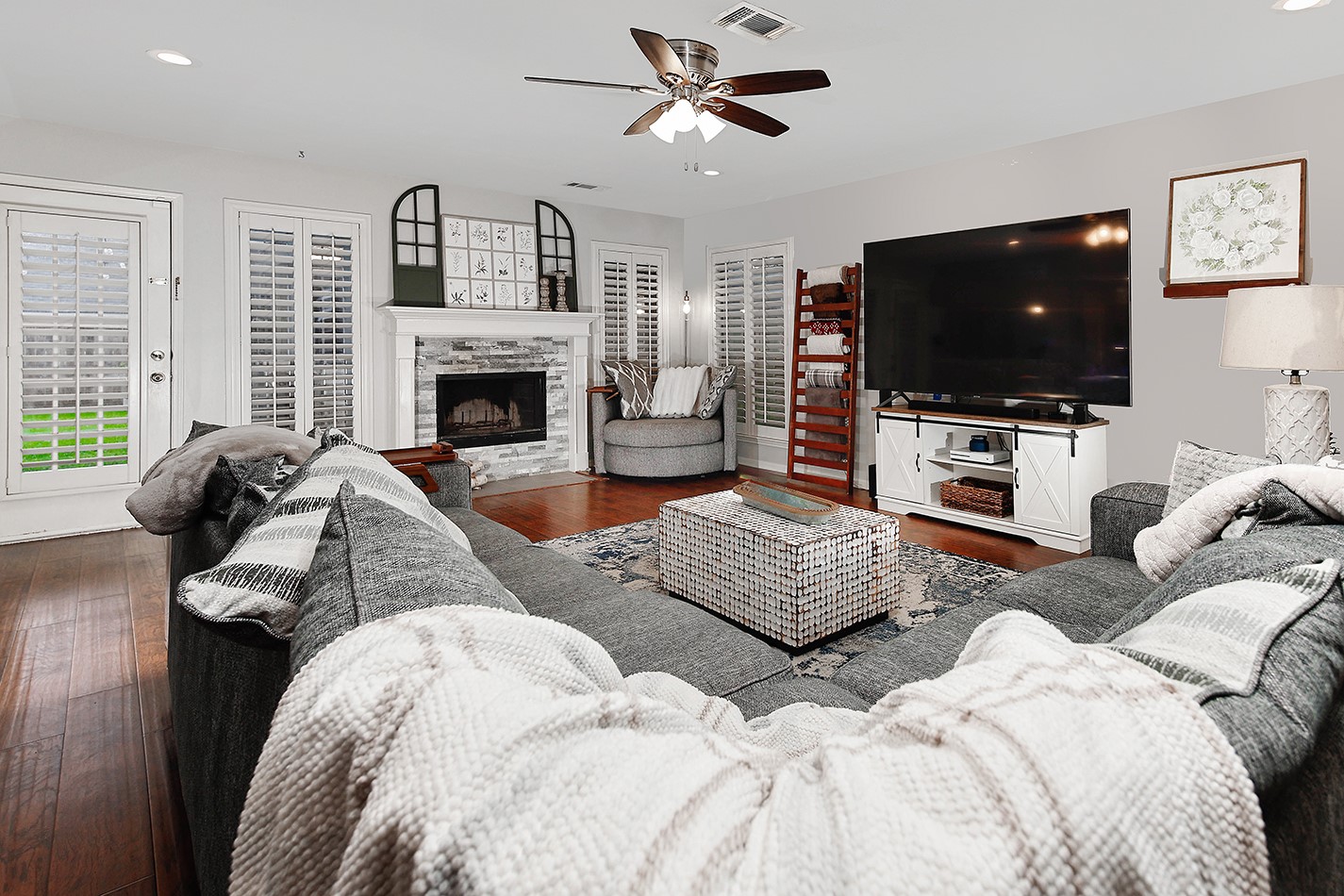 2619 Knollbrook Lane Spring, TX 77373 - Photo 7 of 27 a living room with furniture and a flat screen tv