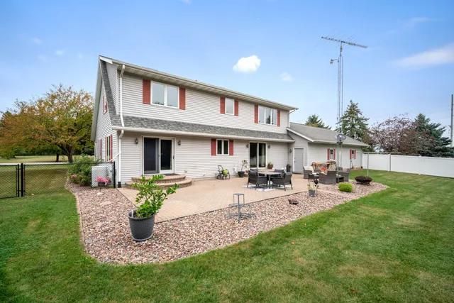 $409,900 | 605 Mary Lee Drive, Fond du Lac, WI 54935