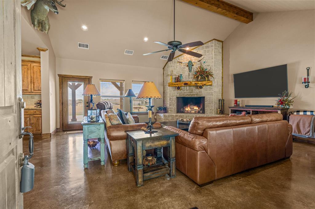 6231 Michael Road Sanger, TX 76266 - Photo 6 of 40