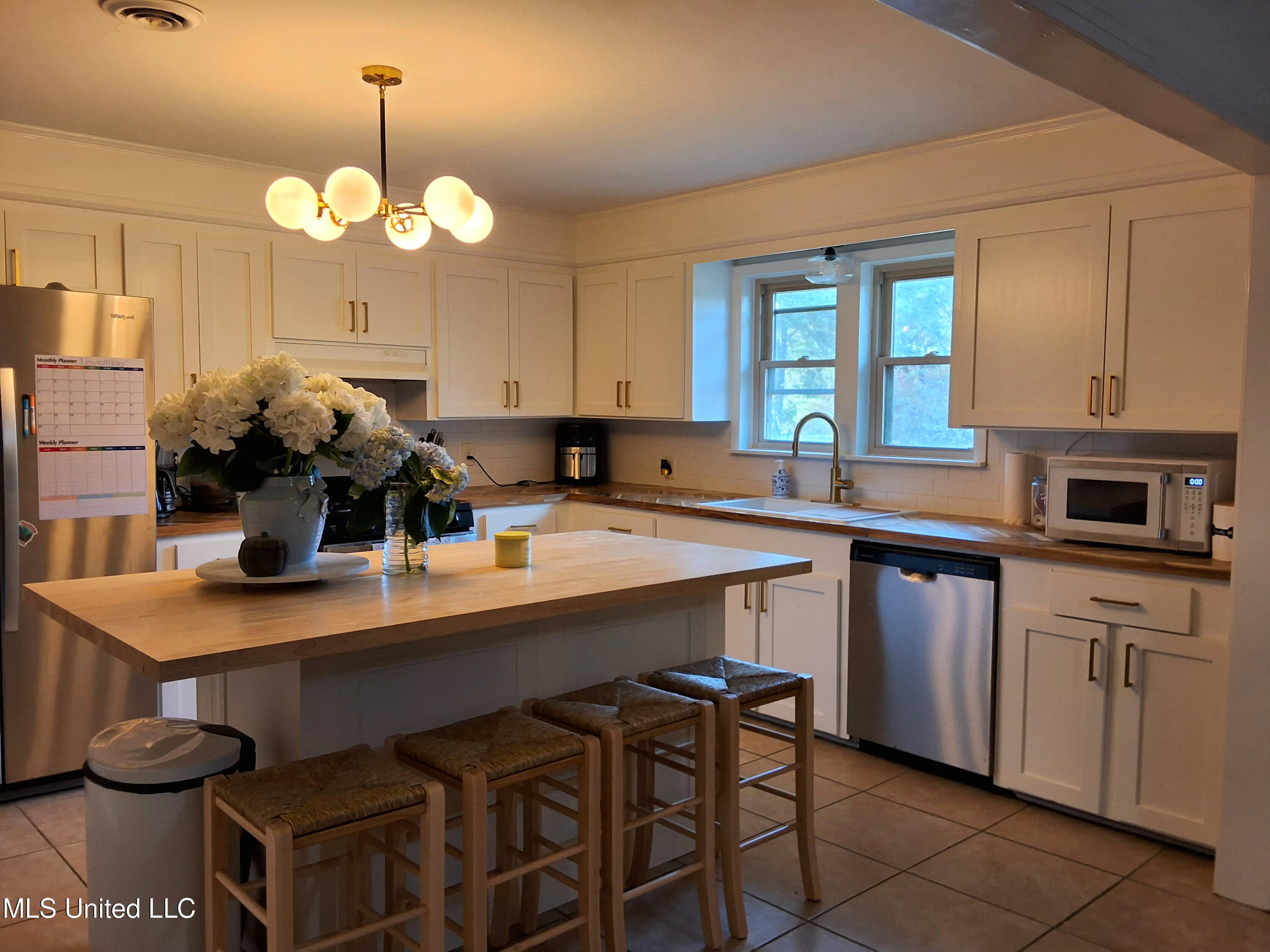 37 Good Hope Road Columbia, MS 39429 - Photo 8 of 127 20251129_141246