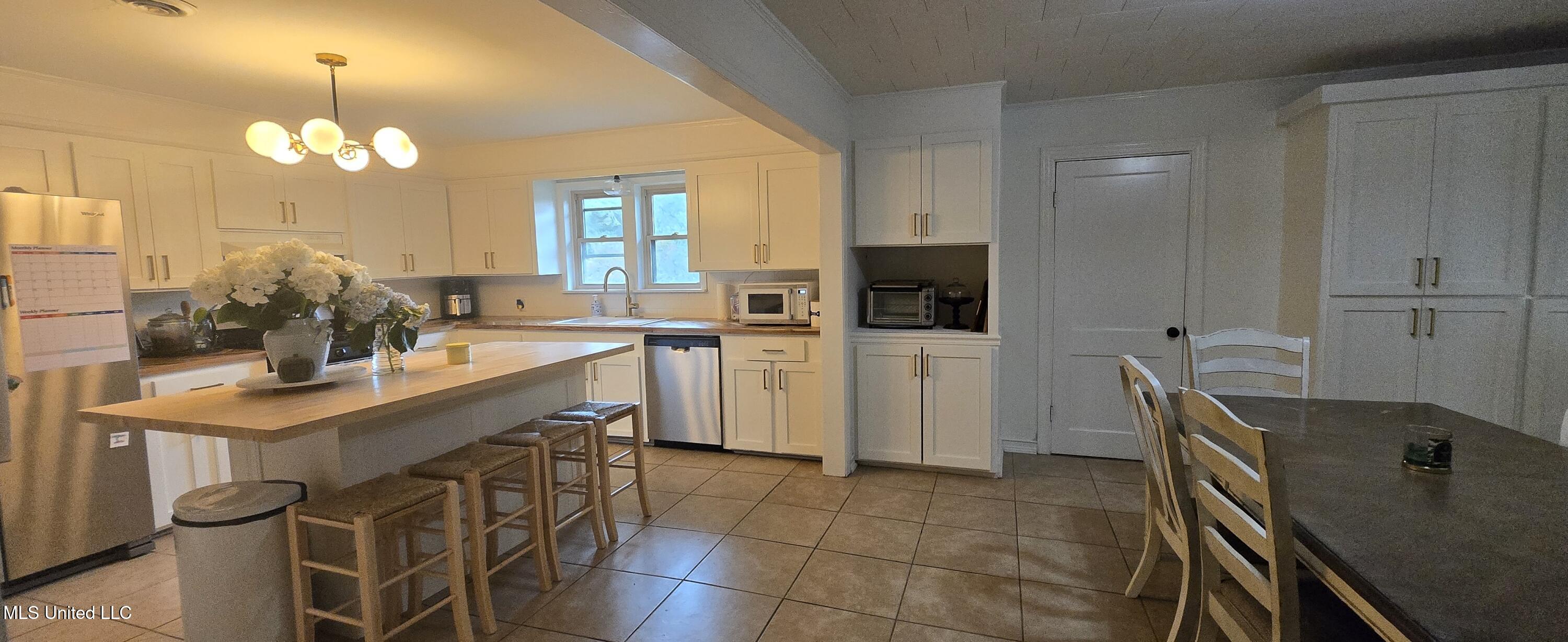 37 Good Hope Road Columbia, MS 39429 - Photo 9 of 127 20251129_142711