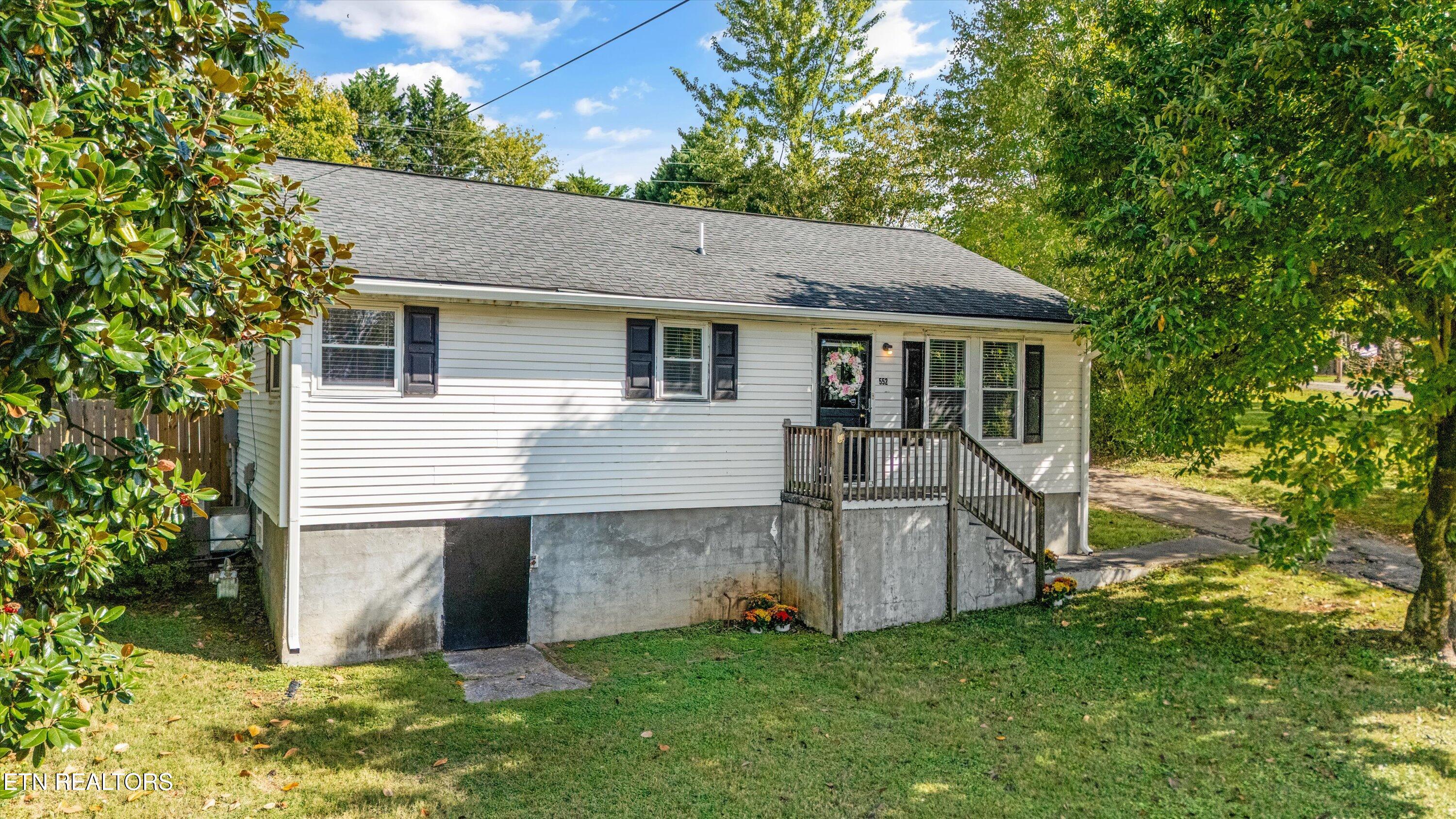 552 North Wright Road Alcoa, TN 37701 - Photo 2 of 34 01-552 N Wright Rd 33