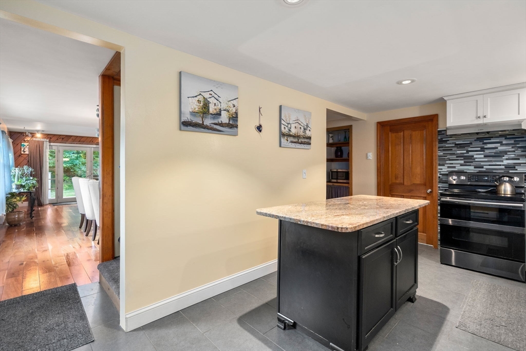 65 North Wales Road Holland, MA 01521 - Photo 11 of 37