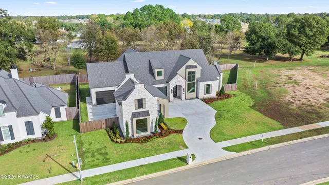 $1,450,000 | 619 Gunter Grass Court, Lafayette, LA 70508