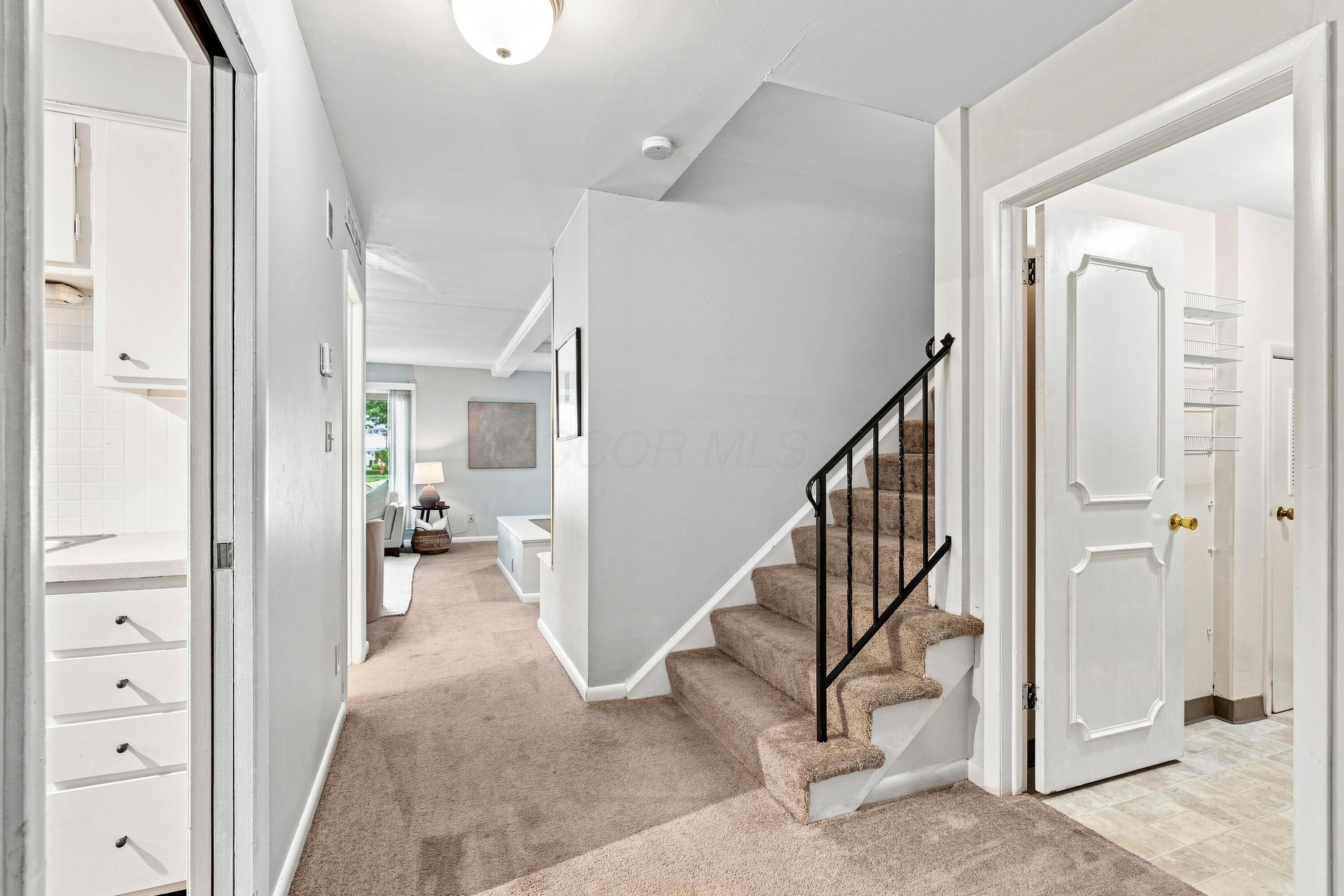 3600 Reed Road, Unit 8 Upper Arlington, OH 43220 - Photo 23 of 46 Stairway to Upper Level
