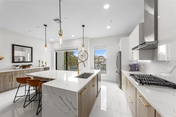 $1,199,000 | 2187 Main Street, Sarasota, FL 34237