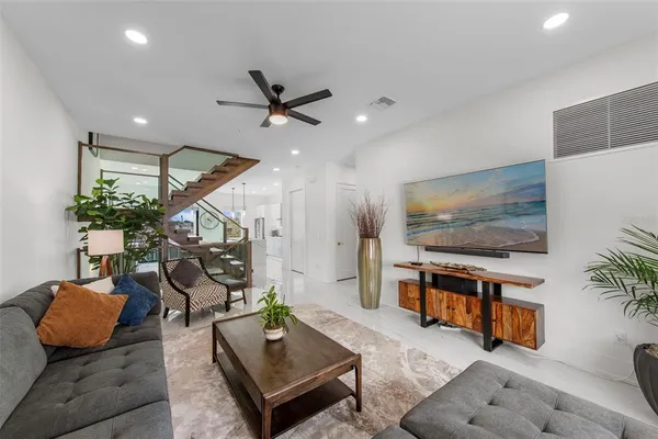 $1,199,000 | 2187 Main Street, Sarasota, FL 34237