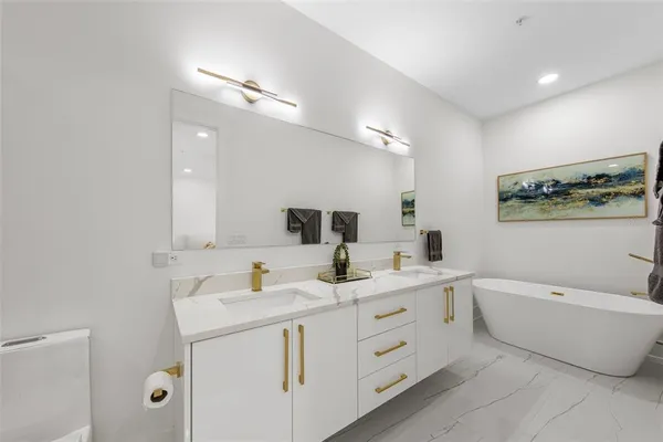 $1,199,000 | 2187 Main Street, Sarasota, FL 34237