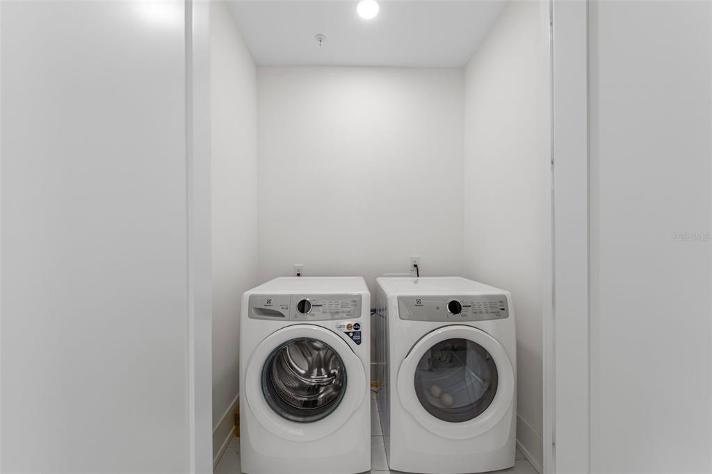 2187 Main Street Sarasota, FL 34237 - Photo 34 of 46 a utility room with dryer and washer