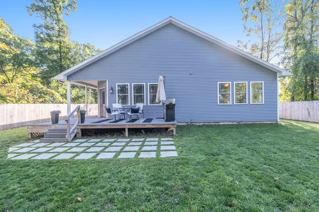 $435,000 | 7811 North 39th Street, Augusta, MI 49012