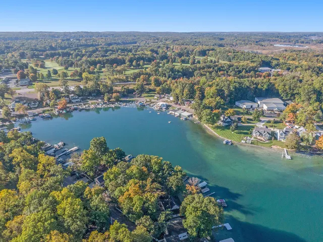 $435,000 | 7811 North 39th Street, Augusta, MI 49012