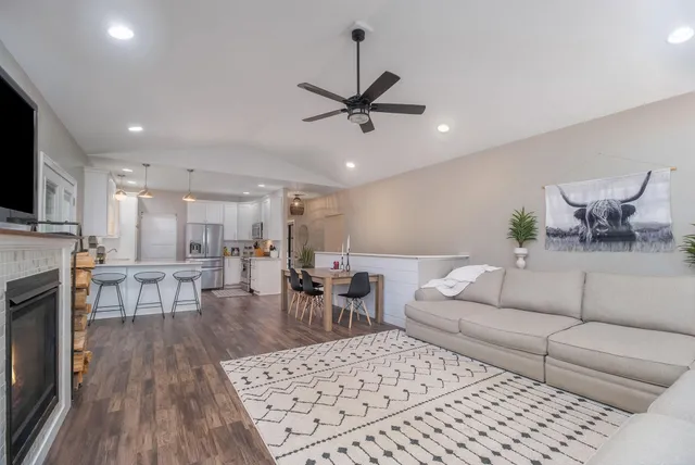 $435,000 | 7811 North 39th Street, Augusta, MI 49012