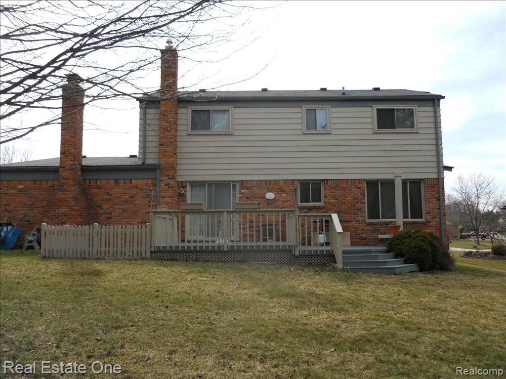 895 Stag Ridge Road Rochester, MI 48309 - Photo 3 of 22 BACK OF HOME