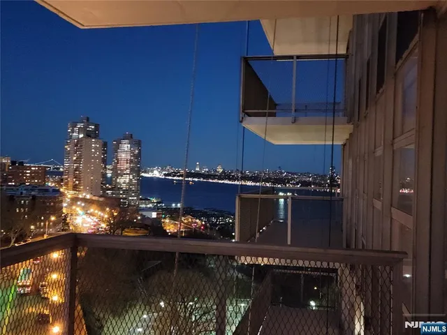 $315,000 | 6050 John F. Kennedy Boulevard, Unit 12D, West New York, NJ 07093