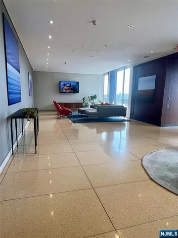 $315,000 | 6050 John F. Kennedy Boulevard, Unit 12D, West New York, NJ 07093