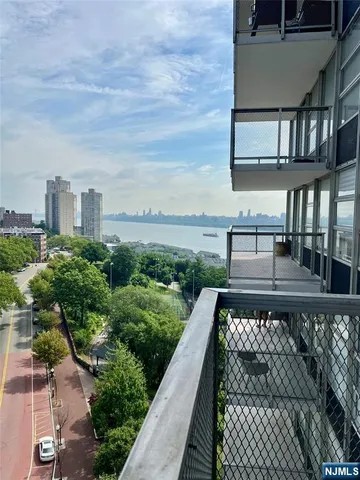 $315,000 | 6050 John F. Kennedy Boulevard, Unit 12D, West New York, NJ 07093