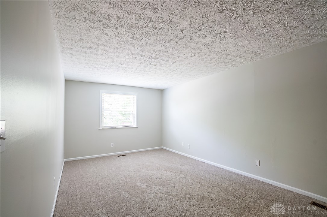 1175 Ambridge Road Centerville, OH 45459 - Photo 30 of 32 Gallery Image 30