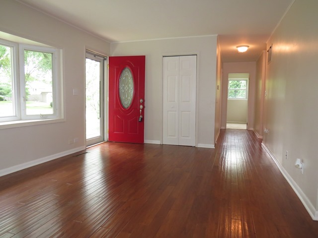 1005 Larkdale Row Wauconda, IL 60084 - Photo 3 of 24